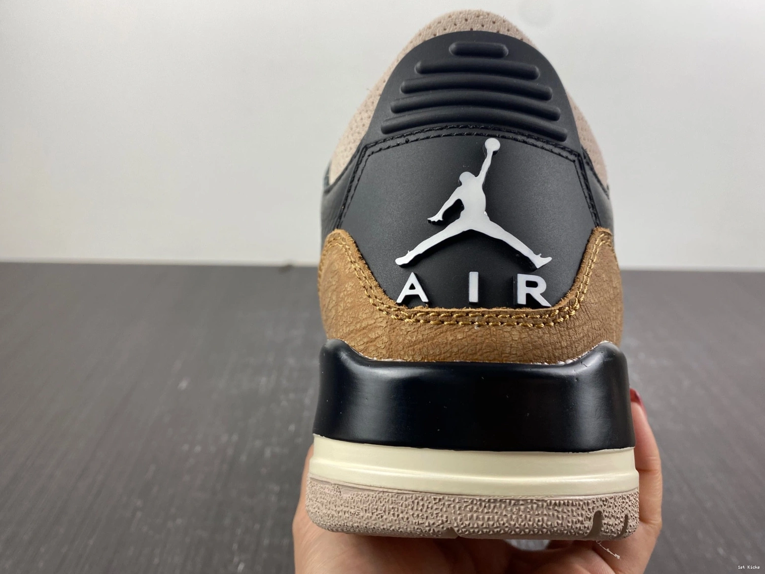 Jordan CT8532-008 Air Desert Cement 3 0315